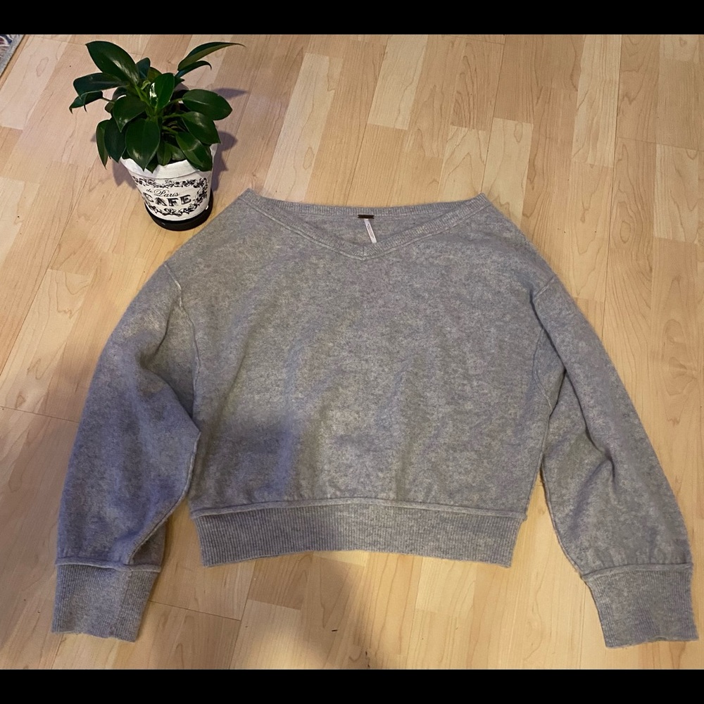 Free people 100% Cashmere sweater